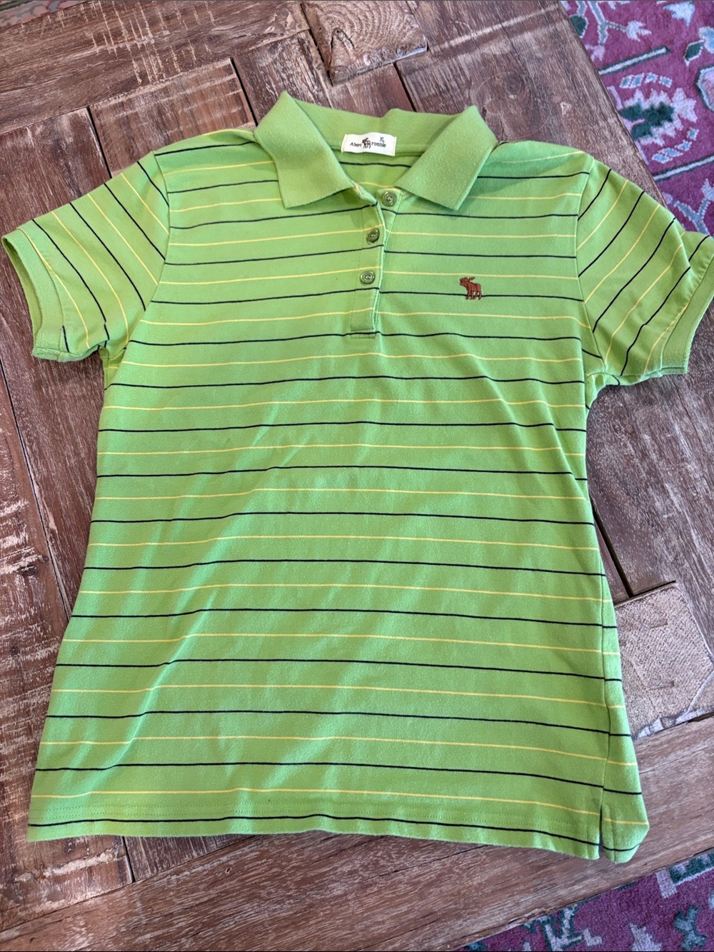 Abercrombie & Fitch Boys green polo shirt.  size XL